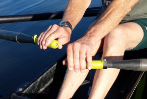 Scull feathered grip