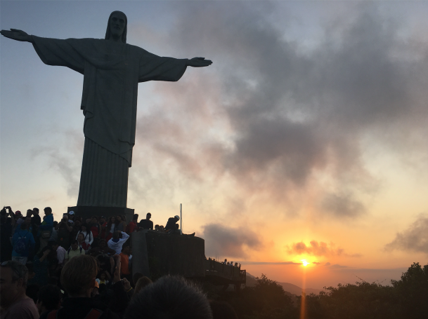 Christo Redentor rowing
