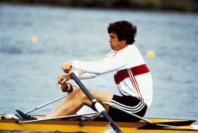 Peter Michael Kolbe sculling with poor hand positions